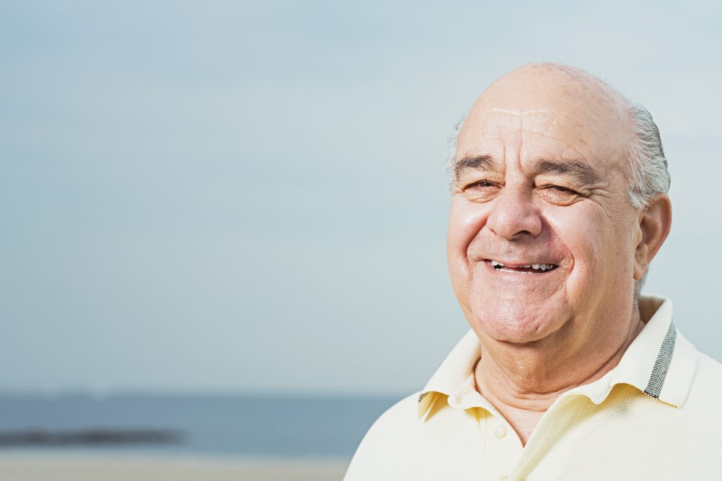 ciudadano de a coruña sonriendo feliz